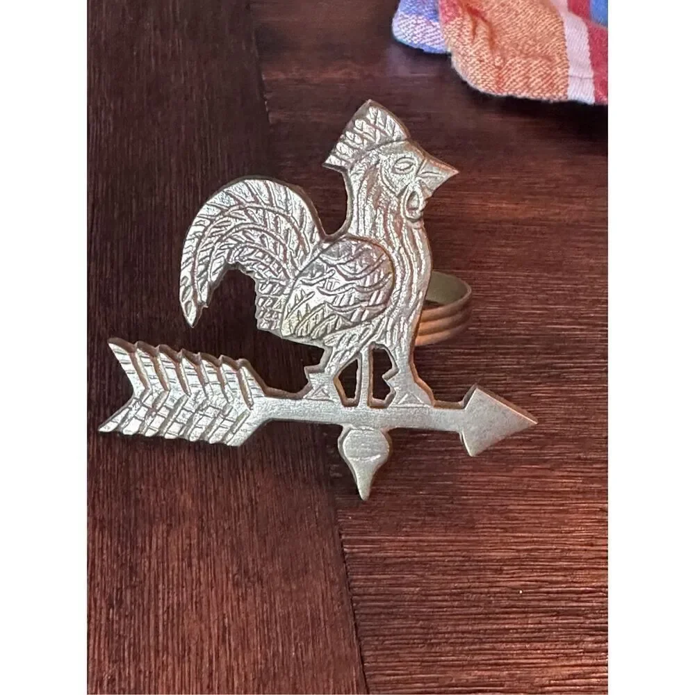 Set of 4 vintage brass rooster and Chicken napkin rings with napkins